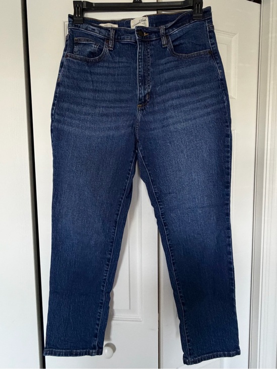 Universal Thread Denim - Classic Universal Thread High-Rise Women's Jeans in Dark Blue